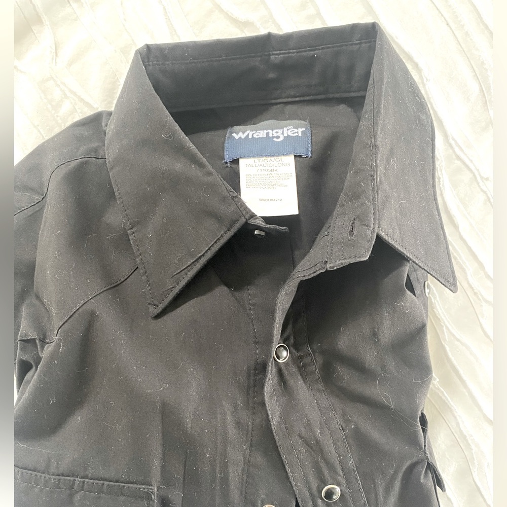Black wrangler large tall with black Pearl snaps
